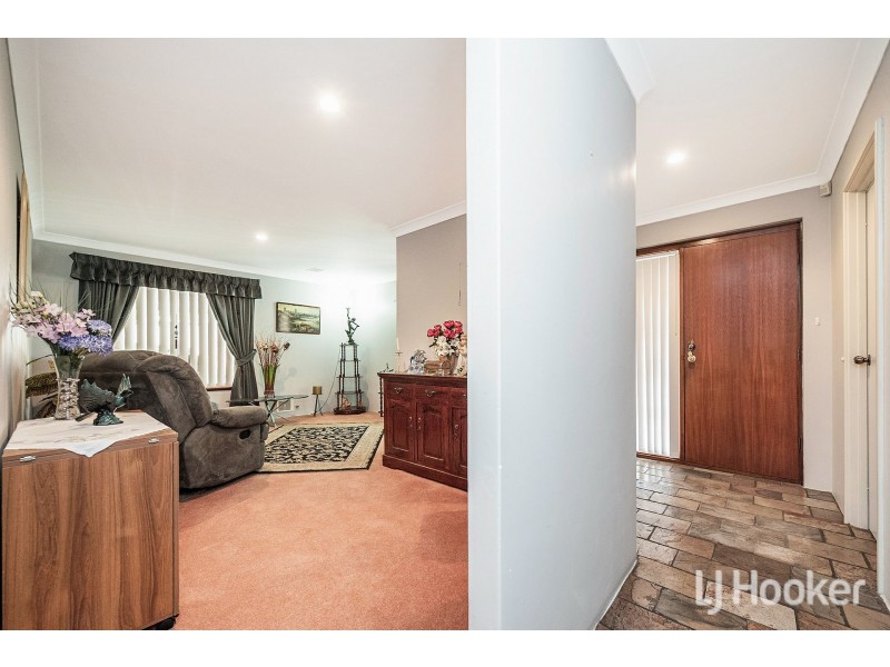 62 Bottlebrush Drive, Thornlie WA 6108