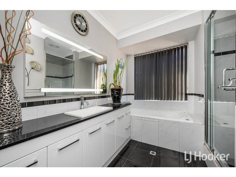 62 Bottlebrush Drive, Thornlie WA 6108