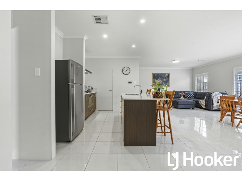 99 Monticello Parkway, Piara Waters WA 6112