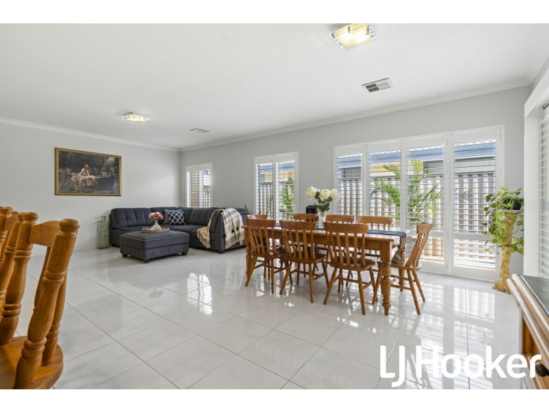 99 Monticello Parkway, Piara Waters WA 6112