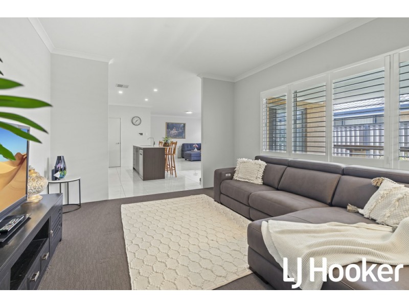 99 Monticello Parkway, Piara Waters WA 6112