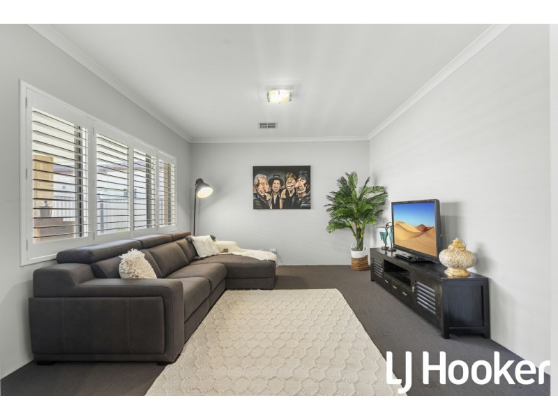99 Monticello Parkway, Piara Waters WA 6112