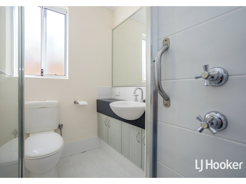 17A Panozza Circle, Maddington WA 6109