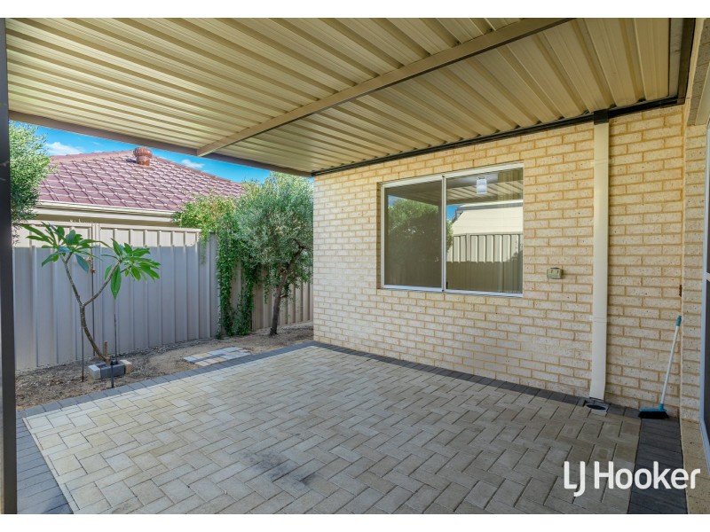 17A Panozza Circle, Maddington WA 6109