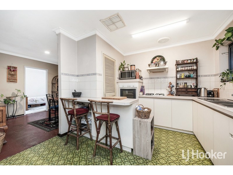 48 Lyrebird Way, Thornlie WA 6108