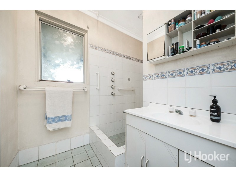 48 Lyrebird Way, Thornlie WA 6108