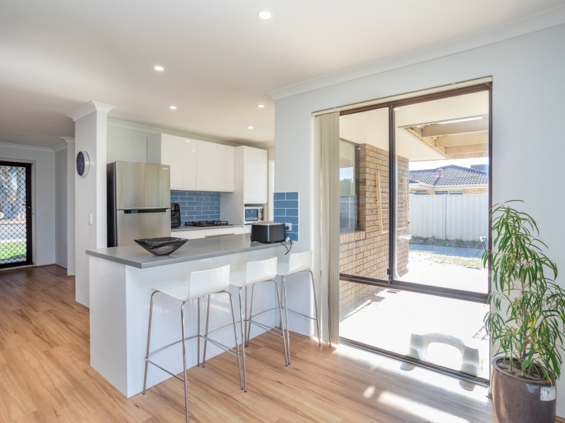 133 Seville Drive, Seville Grove WA 6112