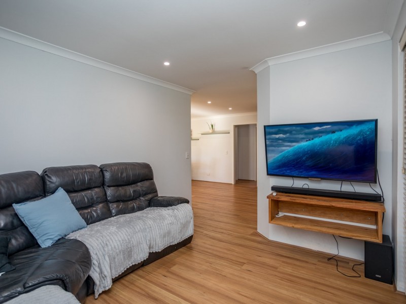 133 Seville Drive, Seville Grove WA 6112