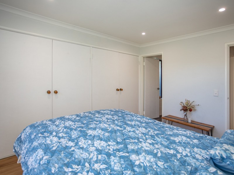 133 Seville Drive, Seville Grove WA 6112