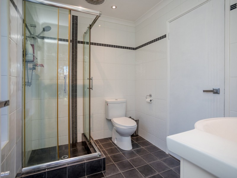 133 Seville Drive, Seville Grove WA 6112