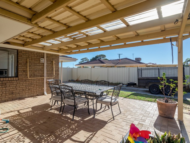 133 Seville Drive, Seville Grove WA 6112