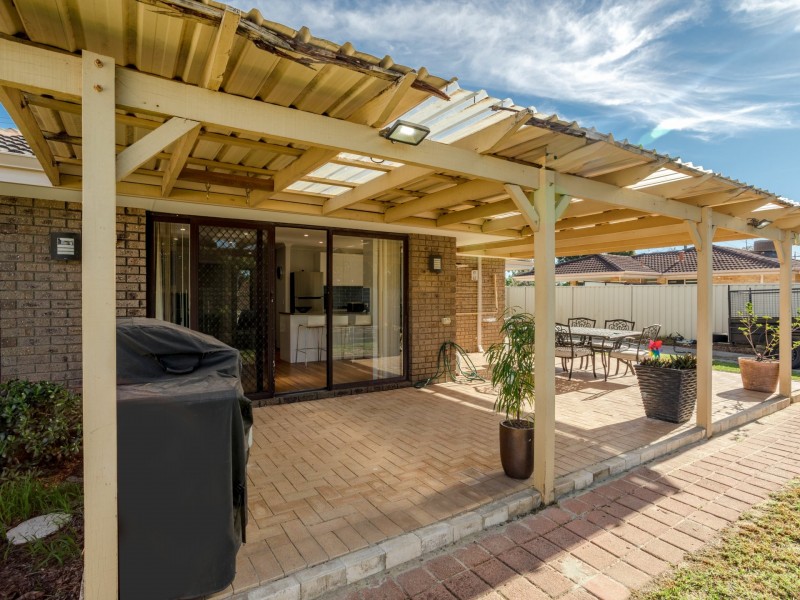 133 Seville Drive, Seville Grove WA 6112