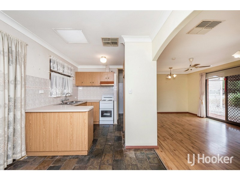 105 Connemara Drive, Thornlie WA 6108