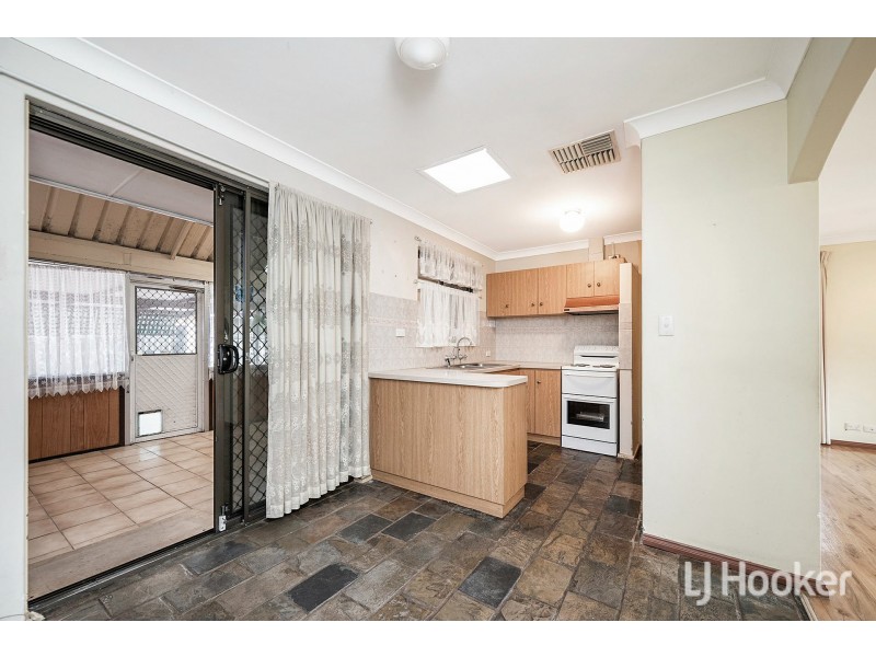 105 Connemara Drive, Thornlie WA 6108