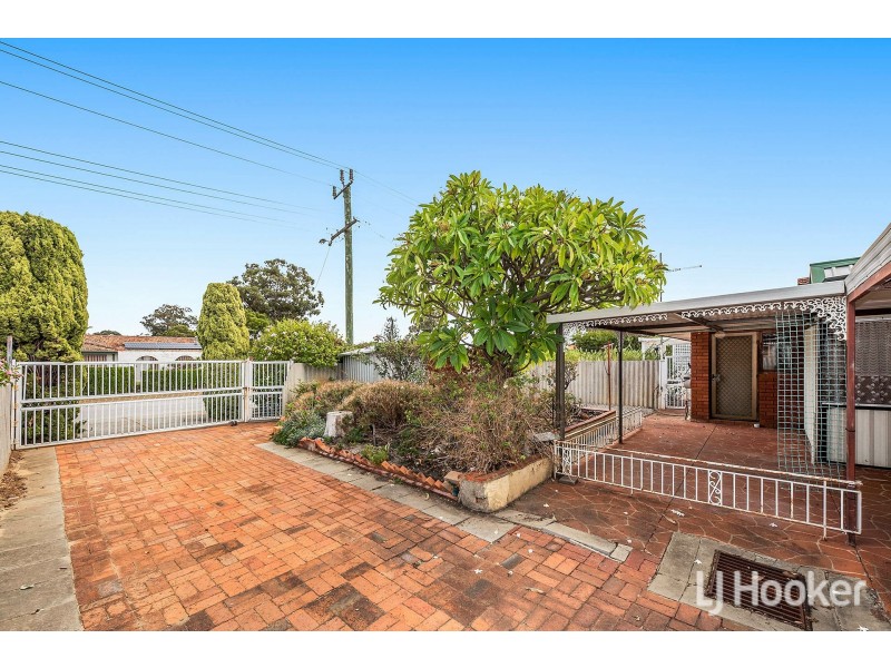 105 Connemara Drive, Thornlie WA 6108