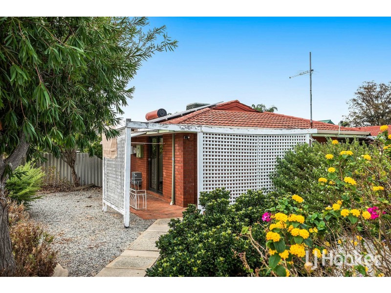 105 Connemara Drive, Thornlie WA 6108