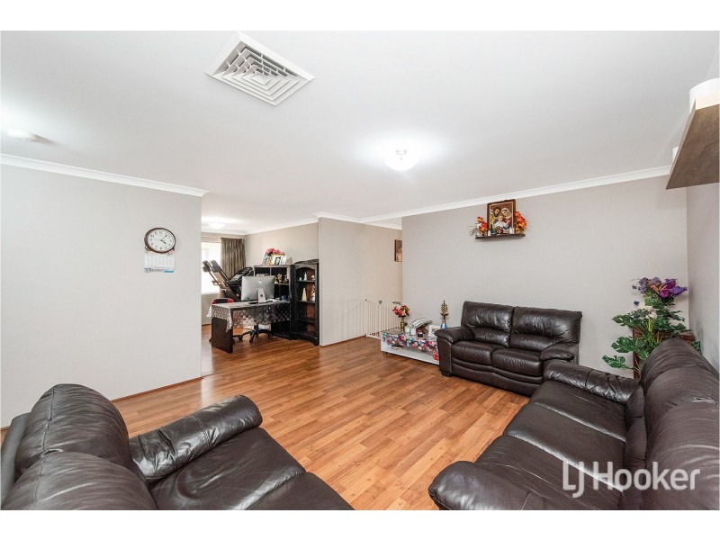 18 Philadelphia Parade, Canning Vale WA 6155