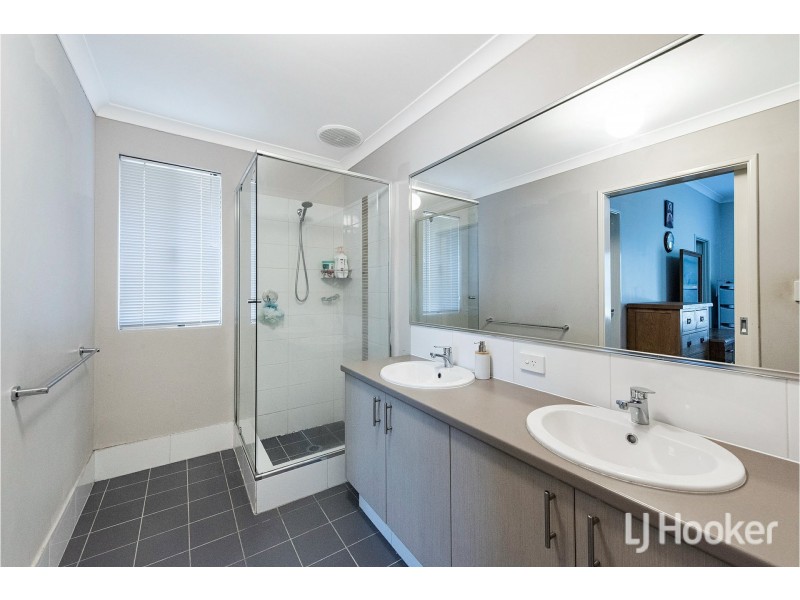 18 Philadelphia Parade, Canning Vale WA 6155