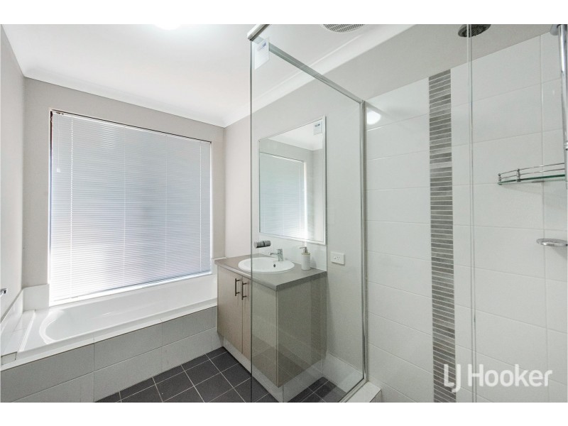 18 Philadelphia Parade, Canning Vale WA 6155