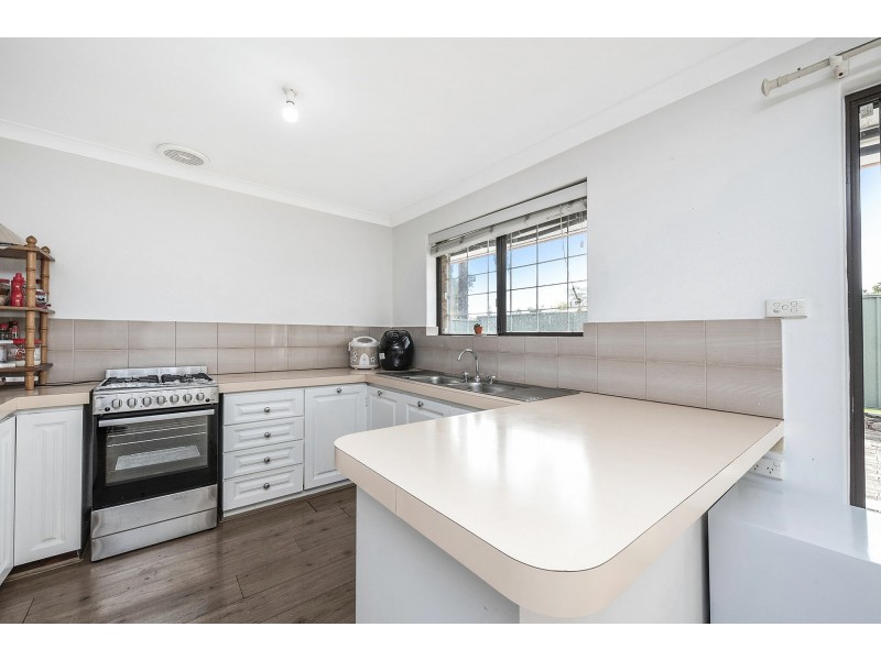 40 Blenny Close, Cannington WA 6107