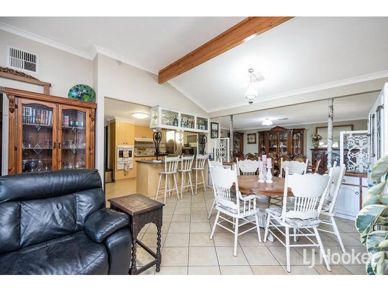 135 Palmateer Drive, Bickley WA 6076