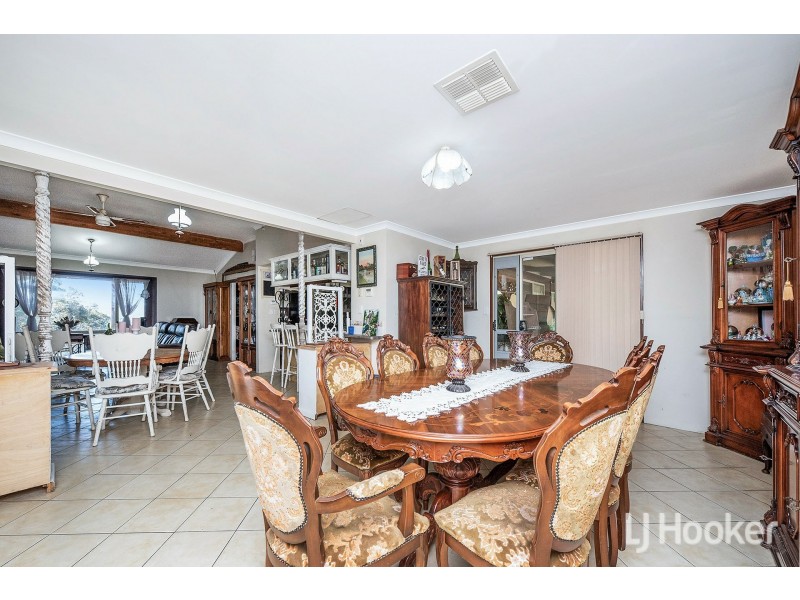 135 Palmateer Drive, Bickley WA 6076
