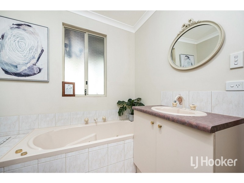 135 Palmateer Drive, Bickley WA 6076