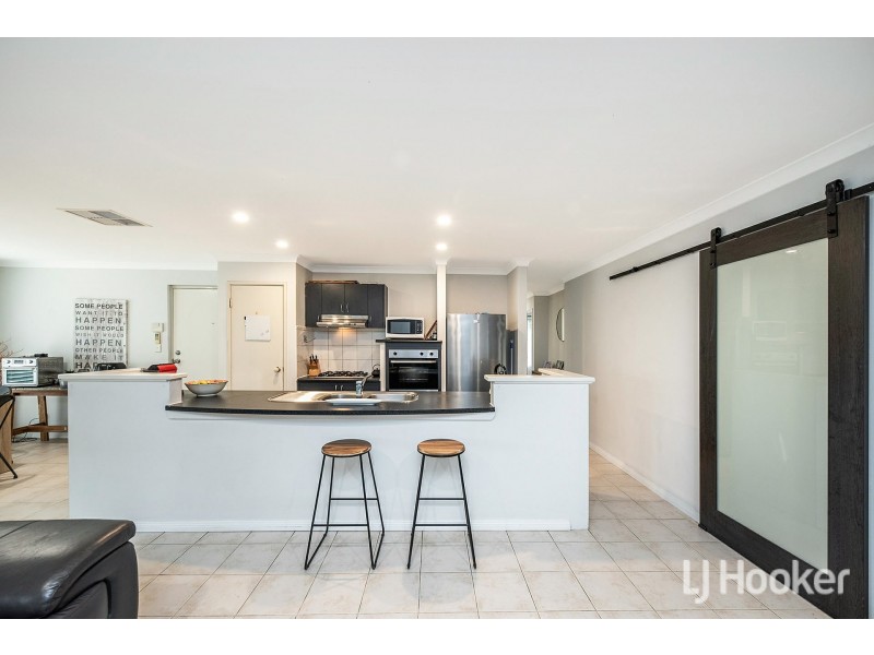 17 Abrolhos Loop, Beckenham WA 6107