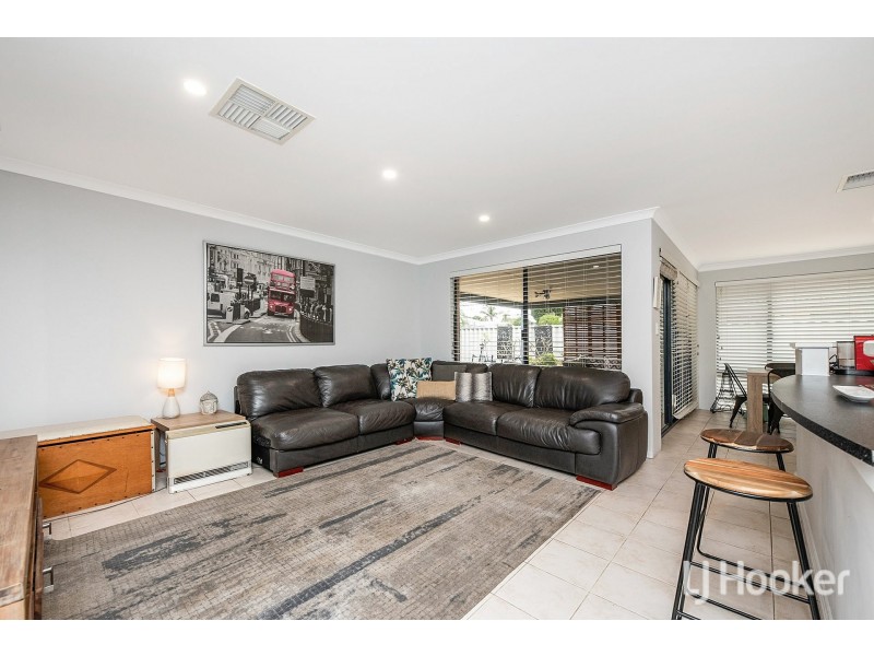 17 Abrolhos Loop, Beckenham WA 6107