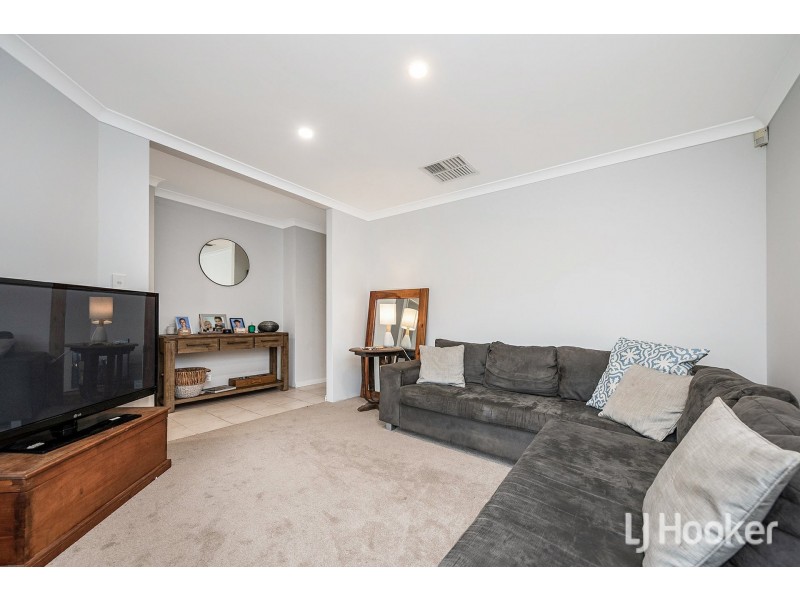 17 Abrolhos Loop, Beckenham WA 6107