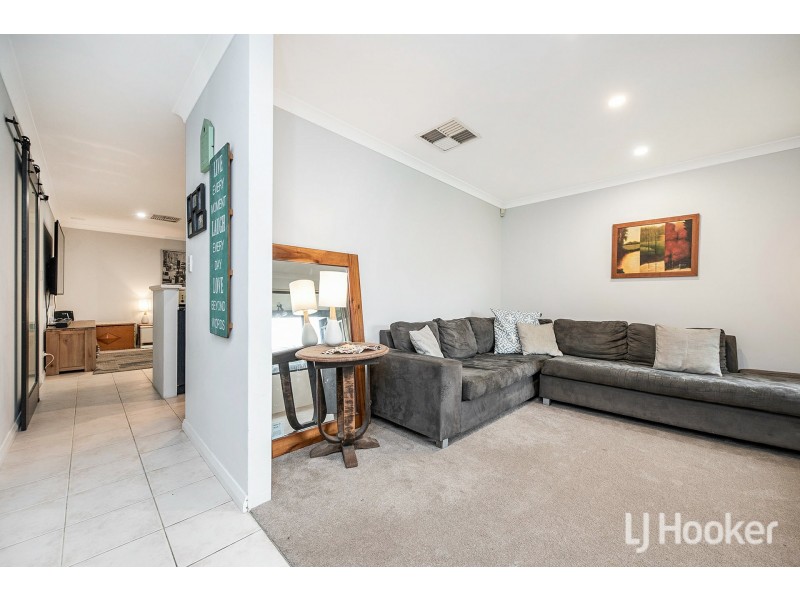17 Abrolhos Loop, Beckenham WA 6107