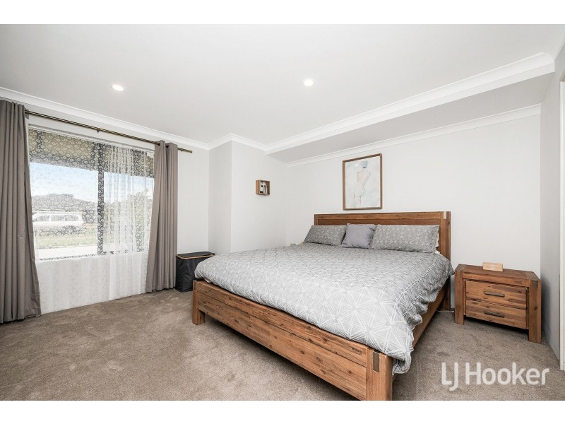17 Abrolhos Loop, Beckenham WA 6107