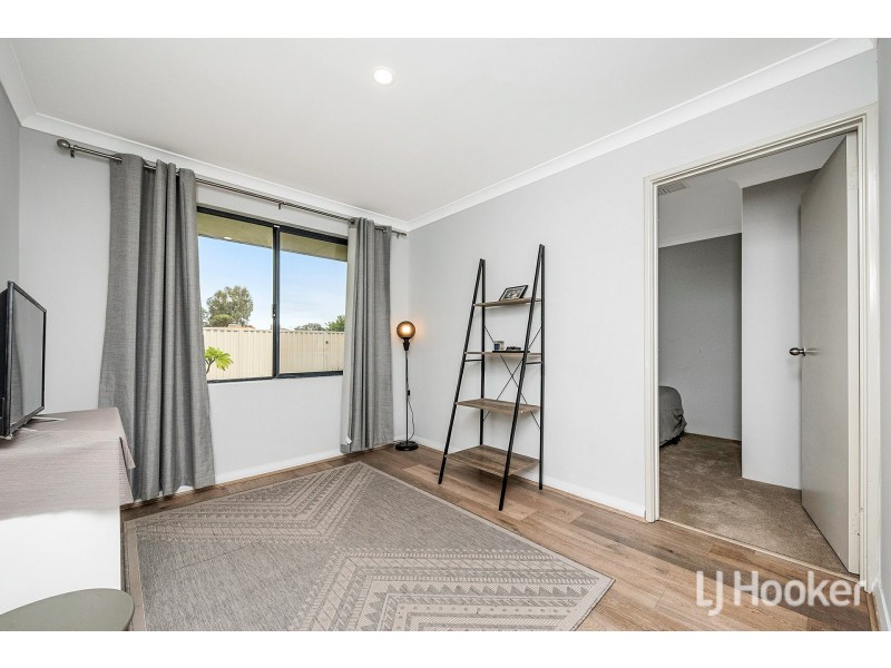 17 Abrolhos Loop, Beckenham WA 6107