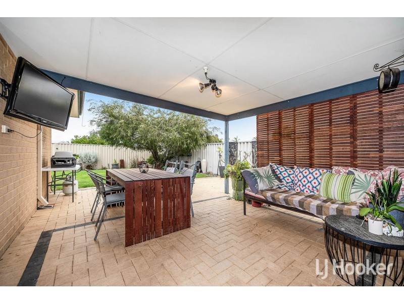 17 Abrolhos Loop, Beckenham WA 6107
