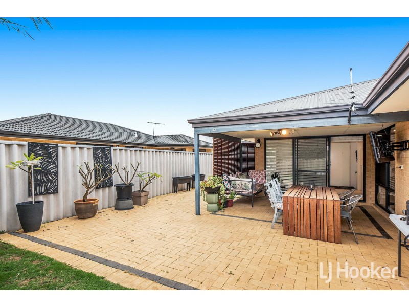 17 Abrolhos Loop, Beckenham WA 6107