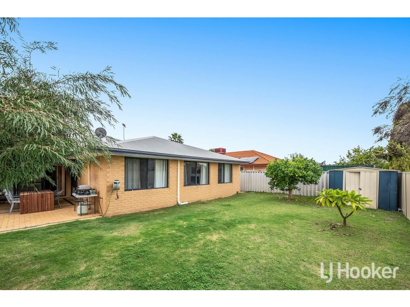 17 Abrolhos Loop, Beckenham WA 6107