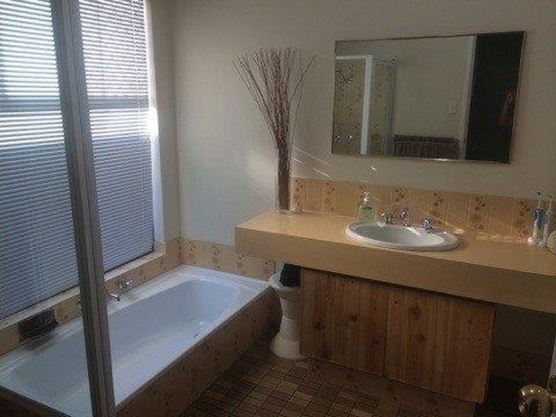 5 Sanderling Drive, Thornlie WA 6108