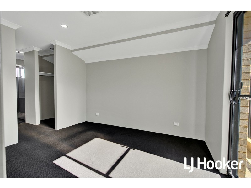 20 Dorney Esplanade, Champion Lakes WA 6111