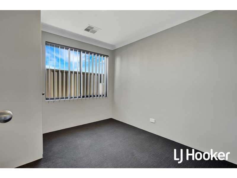 20 Dorney Esplanade, Champion Lakes WA 6111