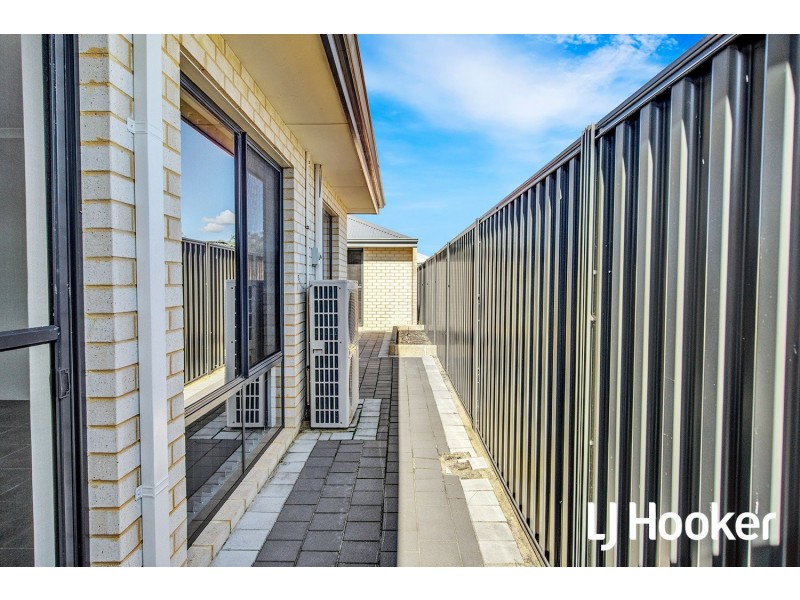 20 Dorney Esplanade, Champion Lakes WA 6111