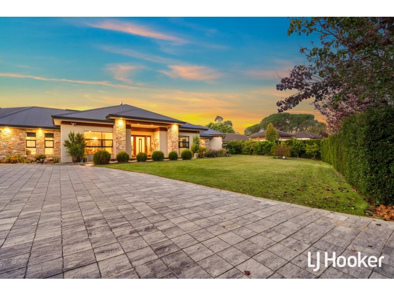 3 Fasolo Close, Lesmurdie WA 6076