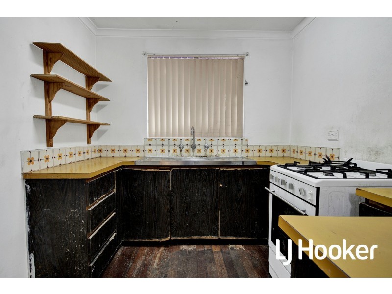 6 Dove Street, Thornlie WA 6108