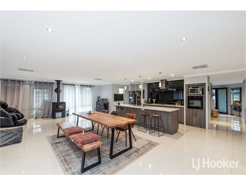 1 Amalfi Way, Canning Vale WA 6155