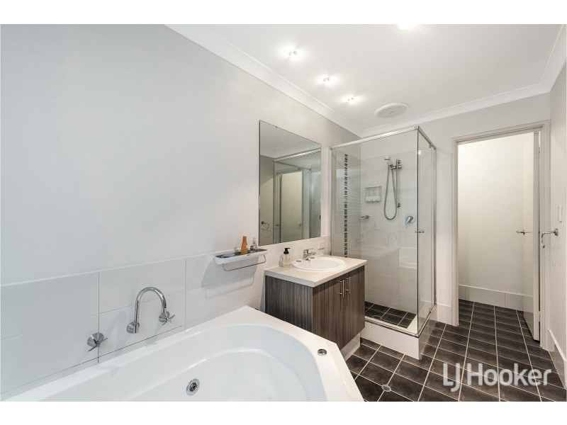 1 Amalfi Way, Canning Vale WA 6155