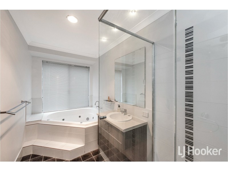 1 Amalfi Way, Canning Vale WA 6155