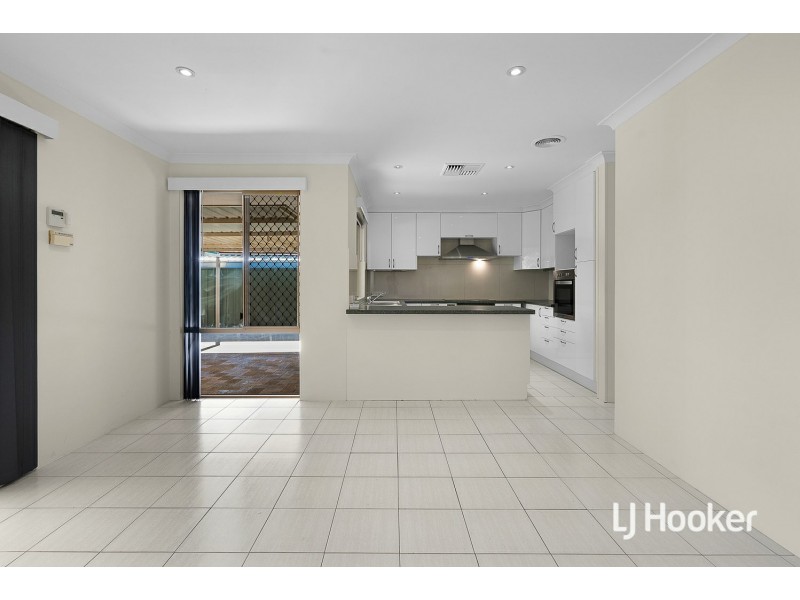 19 Wateredge Road, Thornlie WA 6108