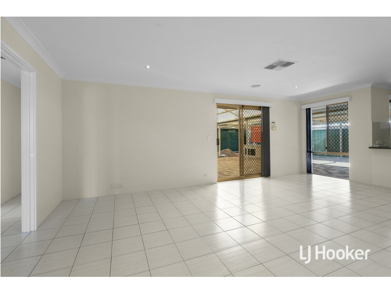 19 Wateredge Road, Thornlie WA 6108