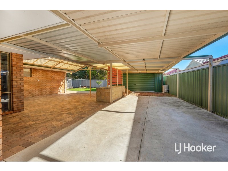 19 Wateredge Road, Thornlie WA 6108