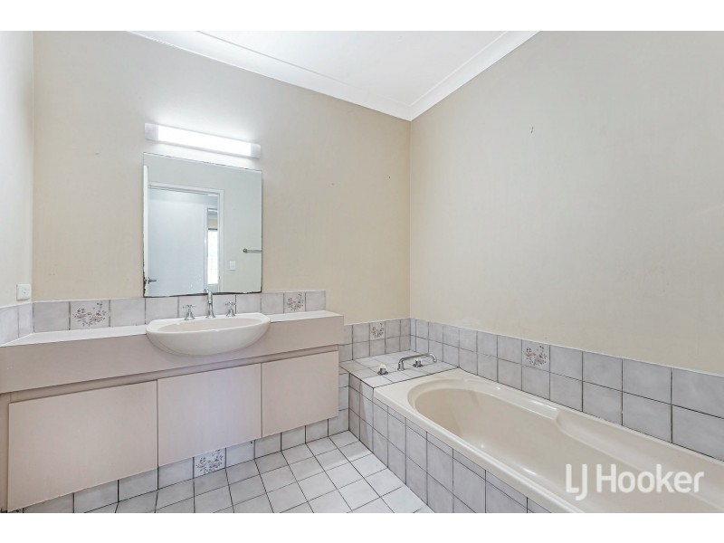 1/9 Heron Place, Maddington WA 6109