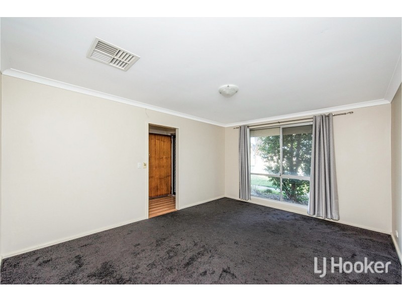 8 Fountain Way, Huntingdale WA 6110